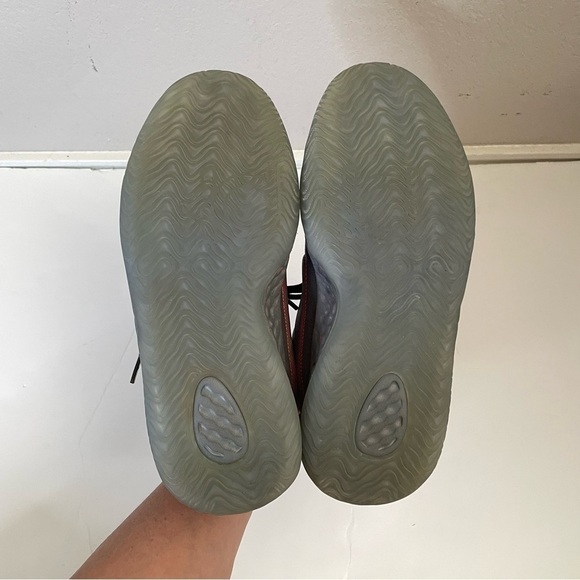 Nike KD Trey 5 VII AT5685-002 Basketball Gray Red Hi Top Sneakers Shoes Size 6Y - Picture 6 of 13